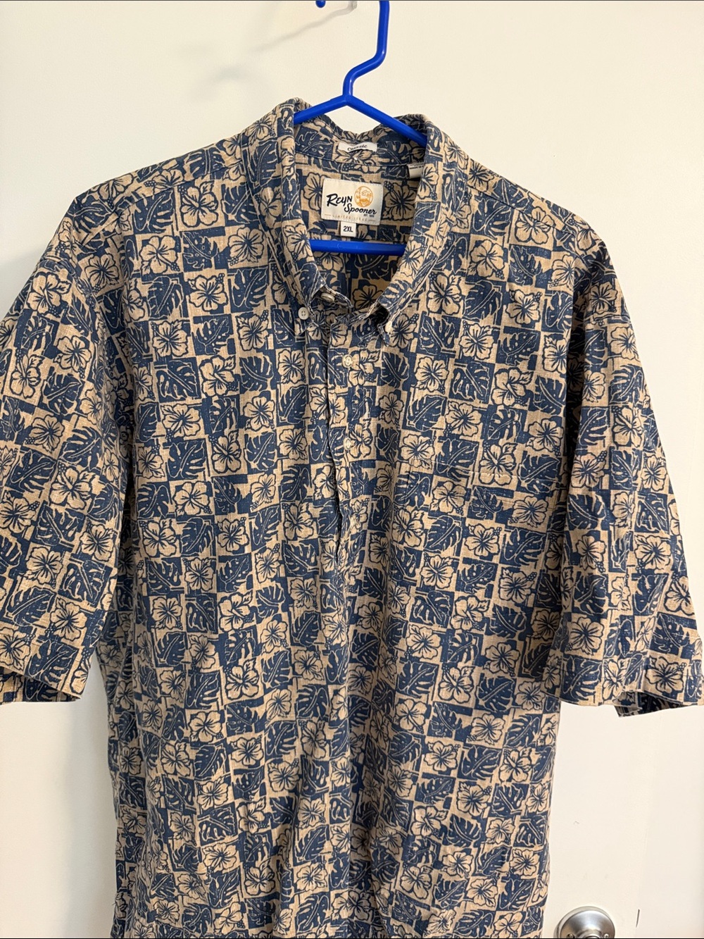 reyn spooner Navy and Beige Floral Short-Sleeve Button-Down Shirt